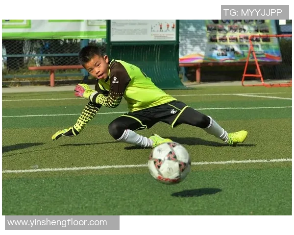 武汉羽毛球队整体压制现象分析及其对赛事的影响探讨