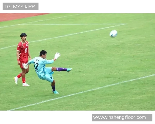 足球明星面对面揭秘他们的训练秘辛与场外生活趣事